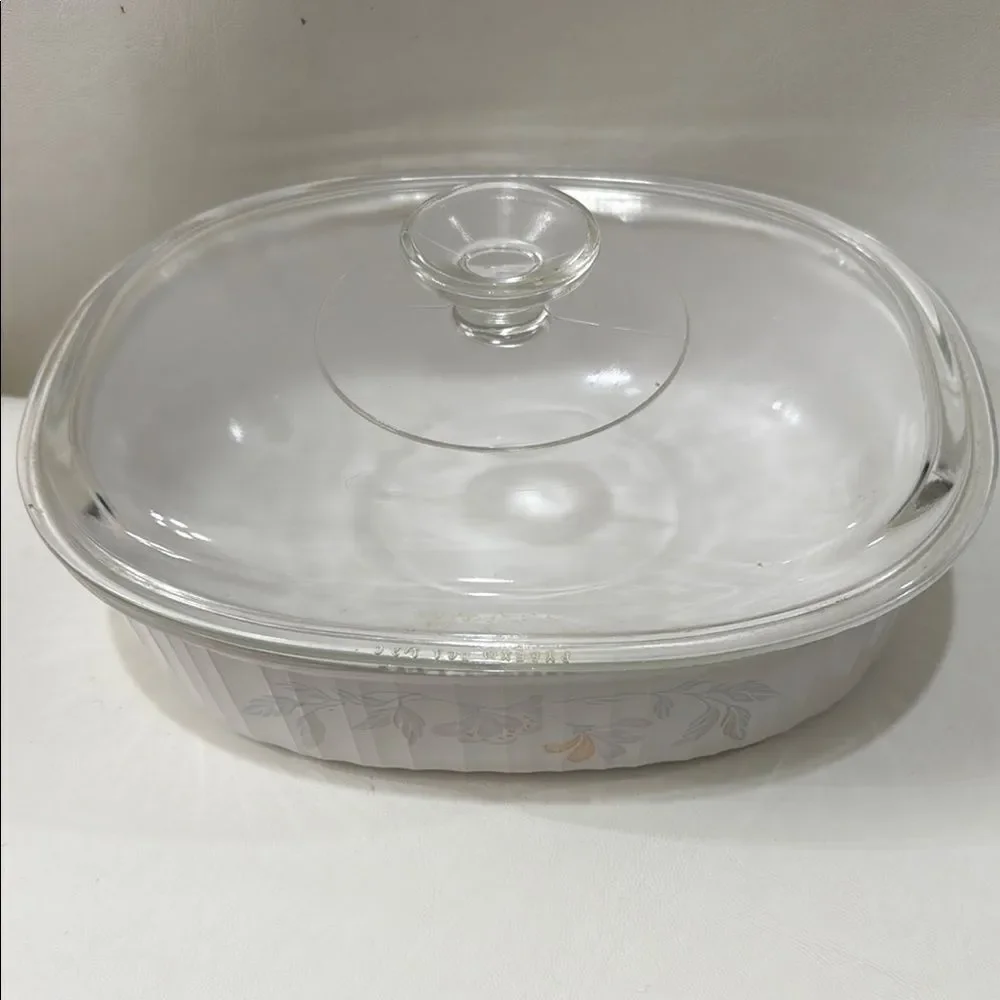 Corningware Pink Trio French White Ribbed Oval Cookware & Lid 2 1/2 Quart 2.8 L
